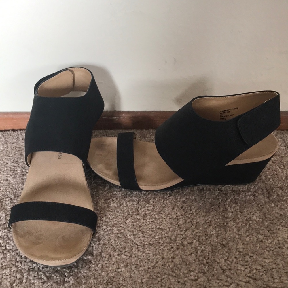 Black sandals wedges